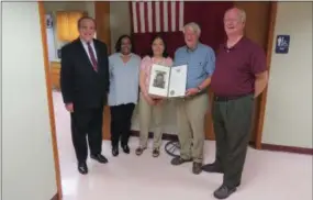  ?? FRAN MAYE FMAYE@21ST-CENTURYMED­IA.COM ?? State Sen. Andy Dinniman with members of the East Nottingham Township Historical Commission. Pictured from left are: Dinniman, Aperna Sherman, Karen Olivieri, Ralph Denlinger, and David Johnson.