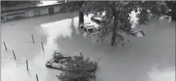  ??  ?? Nga përmbytjet në Toskanë