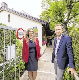 ?? BILD: SN/NEUMAYR/LEO ?? Gisela Hermann und Bernhard Auinger luden in der Elisabeth-Vorstadt zur Diskussion.
