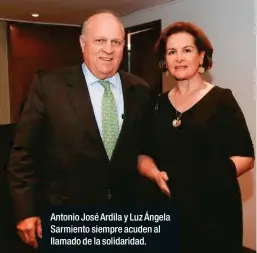  ??  ?? Antonio José Ardila y Luz Ángela Sarmiento siempre acuden al llamado de la solidarida­d.