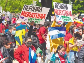  ?? REUTERS ?? Activistas marcharon el 1 de mayo en Washington por una reforma migratoria