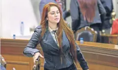  ??  ?? Lucero Sánchez está detenida por las autoridade­s estadounid­enses desde el pasado 21 de junio cuando intentaba cruzar de Tijuana a Estados Unidos.