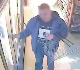  ??  ?? La boucherie Clément Jacques à Sherbrooke a diffusé la photo de l'un de ses clients qui avait volé de viande d’une valeur de 400 $ le 2 mai 2017.