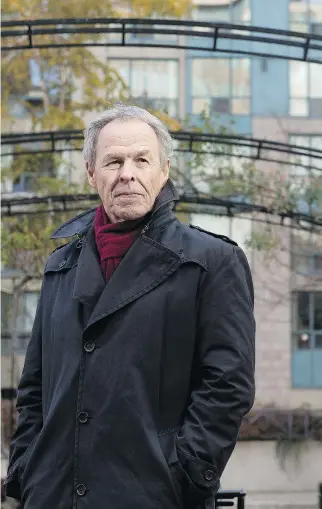  ?? LAURA PEDERSEN ?? Author Linden MacIntyre’s experience as a wartime journalist helped inspire his new novel.