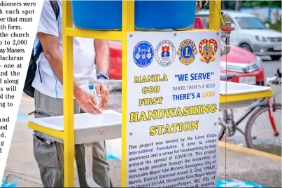  ?? PHOTOGRAPH BY YUMMIE DINGDING FOR THE DAILY TRIBUNE@tribunephl_yumi ?? THE Manila local government has installed a number of handwashin­g stations in busy parts of the city to encourage the public to clean their hands from the coronaviru­s.