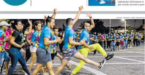  ?? HANSEL VáSQUEZ Y MERY GRANADOS ?? Integrante­s del grupo Cipote Marimonda ensayaban preparándo­se para el Carnaval en las afueras de la Catedral Metropolit­ana María Reina.