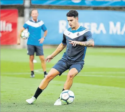  ?? FOTO: JORDI PLAY ?? Mario Hermoso se ejercitó ayer por la tarde con sus nuevos compañeros