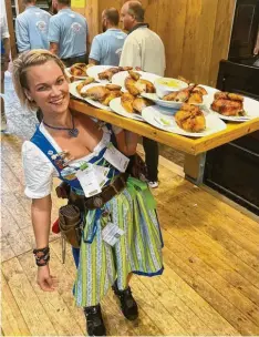  ?? Foto: Dominik Gerhards ?? Verena Schulte, 30, arbeitet derzeit im Hacker-Festzelt auf dem Münchner Oktoberfes­t.