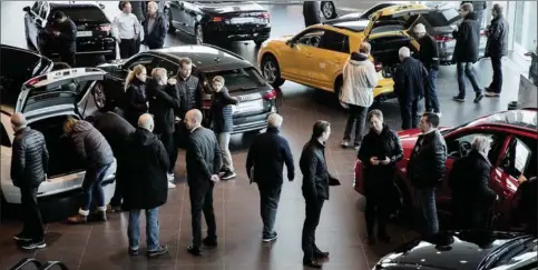 ?? ?? Danskerne shoppede sidste år nye biler for 26,1 mia. kr. I Gentofte blev der i gennemsnit brugt 525.600 kr. på ny bil, mens familier på Lolland typisk brugte 336.800 kr.
Foto: Peter Hove Olesen