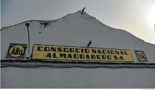  ?? JORGE DEL ÁGUILA ?? El edificio que acogía la fábrica del Consorcio Nacional Almadraber­o.