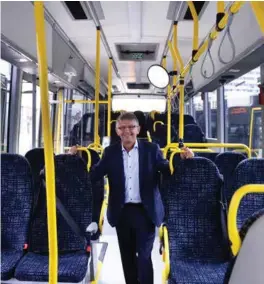  ?? JONAS HAARR FRIESTAD ?? Administre­rende direktør i Kolumbus, Odd Aksland, er strålende fornøyd med at flere tar bussen.