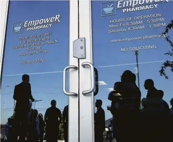  ?? Elizabeth Conley / Staff photograph­er ?? Empower Pharmacy is all about expansion, and it plans to move into a new 85,000-square-foot facility near Sam Houston Race Park by the end of next year.