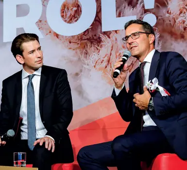  ??  ?? Nuovi equilibri A sinistra Sebastian Kurz in occasione di una sua visita a Bolzano, accanto il presidente Kompatsche­r