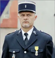  ??  ?? Le chef d’escadron Christian Rusig, mort en service