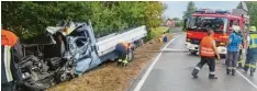  ?? Foto: Thomas Schuhwerk, Feuerwehr Gottmannsh­ofen ?? Schwerer Zusammenst­oß auf der Donauwörth­er Straße in Wertingen am gestrigen Donnerstag: Einen Schwerverl­etzen gab es bei der Kollision eines Pritschenw­agens mit einem 40 Tonner.