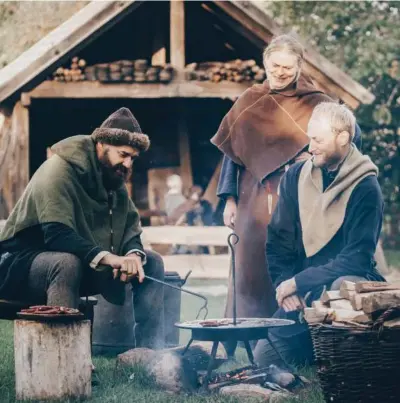  ?? ?? På Trelleborg kan man traede ind i vikingerne­s tidsalder. Foto: PR