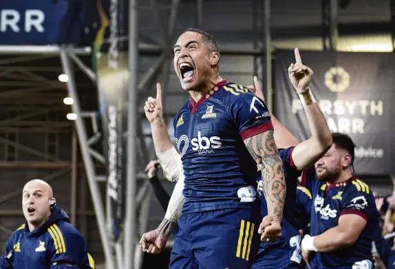  ?? PHOTO: GREGOR RICHARDSON ?? Better than all the rest . . . An ecstatic Aaron Smith celebrates a win in his final home game for the Highlander­s at Forsyth Barr Stadium in Dunedin last night.