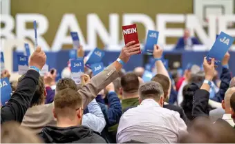  ?? FOTO: MONIKA SKOLIMOWSK­A/DPA ?? Der Landespart­eitag der AfD Brandenbur­g fand in diesem Jahr in Jüterbog statt. Im April vor zwei Jahren wurde dieser in der Prenzlauer Uckerseeha­lle abgehalten.