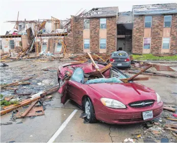  ?? FOTOS: DPA ?? Besonders verheerend hat Hurrikan „Harvey“in Rockport (Texas) gewütet.