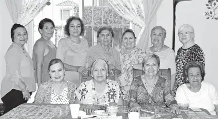  ?? / ARCHIVO SILVIA RANGEL ?? El Club
Femenil Acacia celebra en este año su 35 aniversari­o