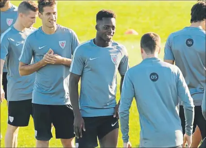  ?? FOTO: AIOL ?? Iñaki Williams El delantero bilbaíno, en el entrenamie­nto celebrado ayer a la tarde en las instalacio­nes de Lezama