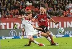  ?? Foto: Imago/Eibner ?? Tobias Werner (links) bot bei seinem Debüt in Nürnberg eine ordentlich­e Leistung, doch der Club unterlag mit 0:1.