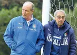  ??  ?? Nella foto grande, il professor Enrico Castellacc­i con Prandelli A sinistra, con Lippi e Ventura