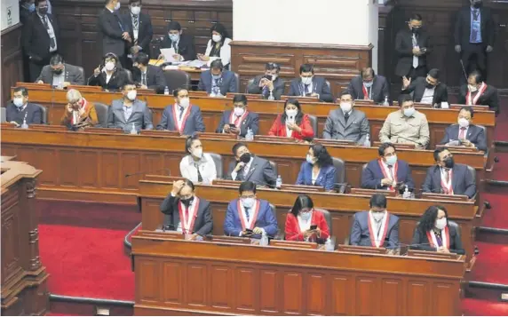  ?? CONGRESO DE LA REPúBLICA ?? El pasado jueves, Perú Libre tuvo una votación dividida: 16 congresist­as no respaldaro­n al Gabinete de Mirtha Vásquez. El bloque magisteria­l dio su voto a favor.