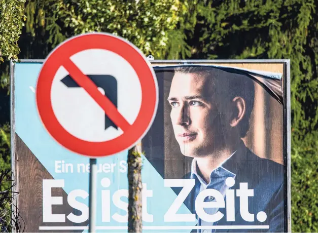  ??  ?? De Oostenrijk­se minister van Buitenland­se zaken Sebastian Kurz, van de conservati­eve ÖVP, neemt het onder meer op tegen de socialist en huidige bondskanse­lier, Christian Kern.