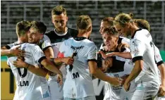  ?? Foto: Horst Hörger (Archiv) ?? Grund zur Freude gab es in den jüngsten Partien des SSV Ulm 1846 Fußball einigen. Vinko Sapina (rechts) wird am Samstag fehlen.