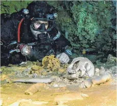  ?? FOTO: HO/AFP ?? In dem Höhlensyst­em auf der Halbinsel Yucatán stieß Robert Schmittner auch auf menschlich­e Überreste.