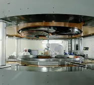  ??  ?? Salute Uno dei macchinari usati nel centro di protontera­pia di Trento , struttura all’avanguardi­a per la cura dei tumori
