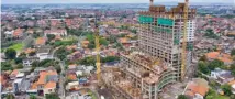  ??  ?? PROGRES TEPAT WAKTU: Pembanguna­n Gunawangsa Tidar Superblock mencapai lantai 27 untuk tower A, lantai 26 untuk tower B, dan lantai 5 untuk tower C.