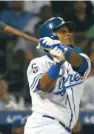  ??  ?? ↑ Erick Aybar fue el punto luminoso de los Tigres de Licey, ganando el liderato de bateo.