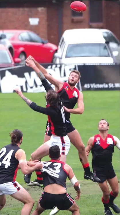  ??  ?? The addition to Warragul’s list during the week of ruckman Jake Hortsman was a big plus with him giving the side ascendancy in that area. Ready to pounce on his hit-out were team mates Brad Scalzo (right) and Nathan Parades (43) who was able to shrug...