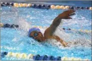  ?? AUSTIN HERTZOG - DIGITAL FIRST MEDIA ?? Phoenixvil­le’s Kyler Lewis swims the second leg of the boys’ 400freesty­le relay against Methacton on Jan. 3.