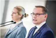  ?? Foto: Kay Nietfeld/dpa ?? Alice Weidel und Tino Chrupalla tun sich zunehmend schwer, den AfDSpitzen­kandidaten für die Europawahl zu verteidige­n.