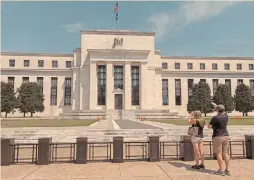  ?? FOTO: REUTERS ?? La Fed debe cuidarse de no recortar las tasas antes de que la inflación se encamine al objetivo de 2 por ciento.