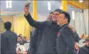  ?? HT PHOTO ?? ▪ A ‘selfie moment’ at the service dinner that Uttar Pradesh IAS Associatio­n organised for its members at MB Club here on Friday evening.