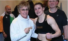  ?? ?? Trailblaze­rs: Katie Taylor with former boxer Christy Martin