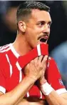  ?? PAUL HANA/REUTERS ?? KECEWA: Sandro Wagner saat gagal memaksimal­kan peluang ke gawang Real Madrid (1/5).