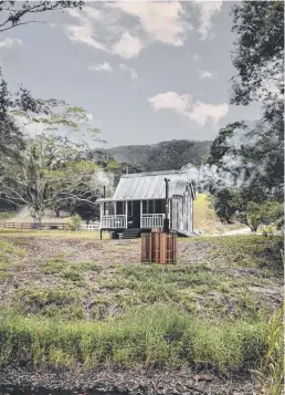  ??  ?? Palmer and Gunn – Wee Tiny is a charming hot-tub hideaway in the Austinvill­e Valley. Pictures: Morgan Kelly@casamorgan