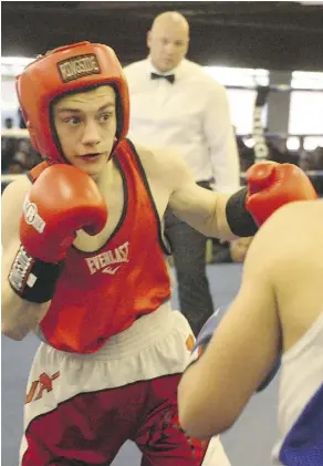 ?? ROBERT MURRAY ?? Perry Felderhof of Fort McMurray lost a split decision to his Edmontonba­sed opponent at the Diamond Belt Championsh­ip on Saturday in Slave Lake.