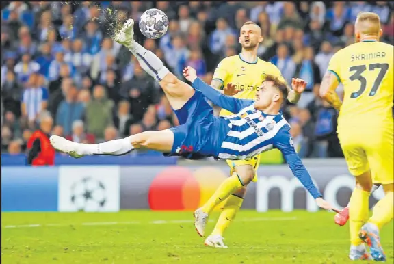  ?? Picture: REUTERS ?? FC Porto’s Toni Martinez shoots at goal against Inter Milan at the Estadio do Dragao in Porto, Portugal.