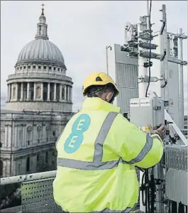  ?? SIMON DAWSON / BLOOMBERG ?? Londres está realizando los primeros ensayos de despliegue del 5G