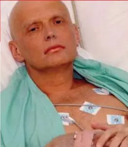  ??  ?? Dying: Alexander Litvinenko in hospital after the attack