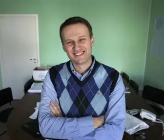  ?? Alexander Zemlianich­enko, AP file ?? Russian anti-corruption campaigner and Kremlin critic Alexei Navalny in his office in Moscow, Russia on March 17, 2010.