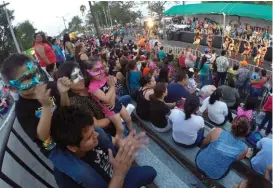  ?? JOSÉ LUIS TAPIA ?? Esperan cientos de personas en el evento que hoy inicia.