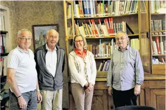  ??  ?? Les bénévoles (de g.à dr.) Joseph Papion, Gérard Morteveill­e, Jeanine Vanderberg, Michel Gourlay dit Basile ; absents sur la photo : Flavienne Norgeot et Jean-Luc Hasle.