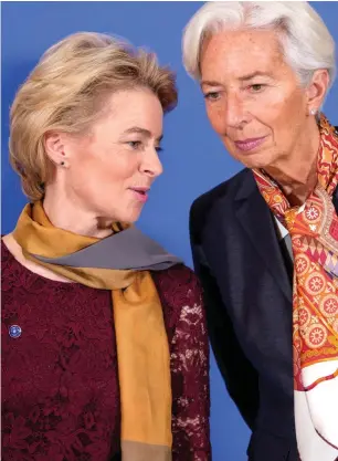  ?? Foto: ddp/Monasse ?? Kredit nehmen und geben: EU-Kommission­spräsident­in Ursula von der Leyen (links) und Christine Lagarde, Chefin der Europäisch­en Zentralban­k